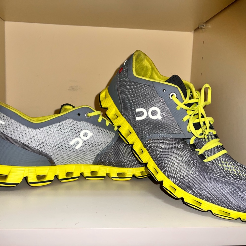 Mens Size 9.5 On Cloud X